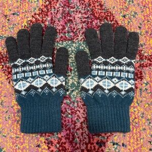 Patterned Knit Gloves